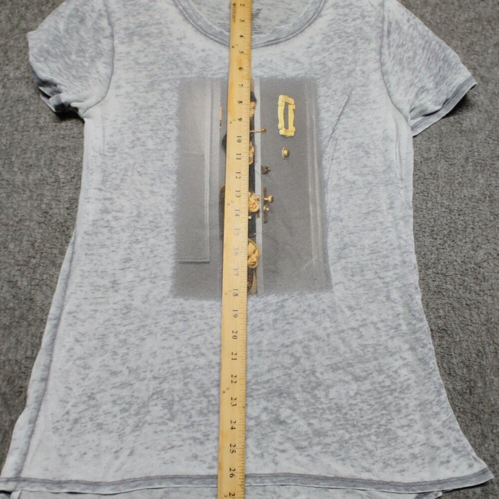 FRIENDS TV Show Women’s Gray T-Shirt Sz M | Ross Joey Rachel Phoebe Monica Door - Picture 5 of 6